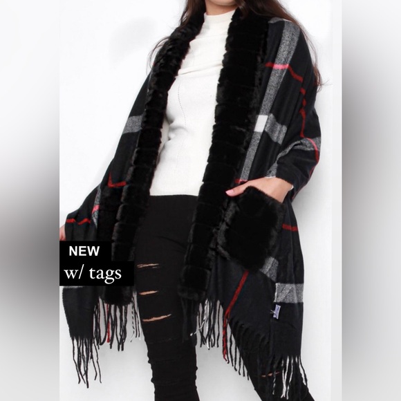 SHAUL WITH FAUX FUR - Picture 1 of 3